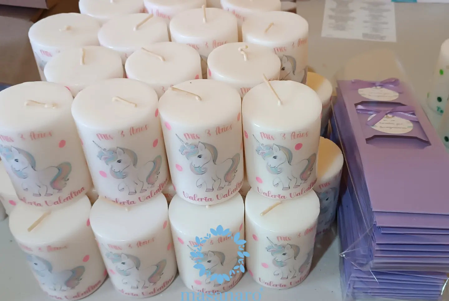 Paq. 10 cirios en empaque de cartón. Mod. Unicornio