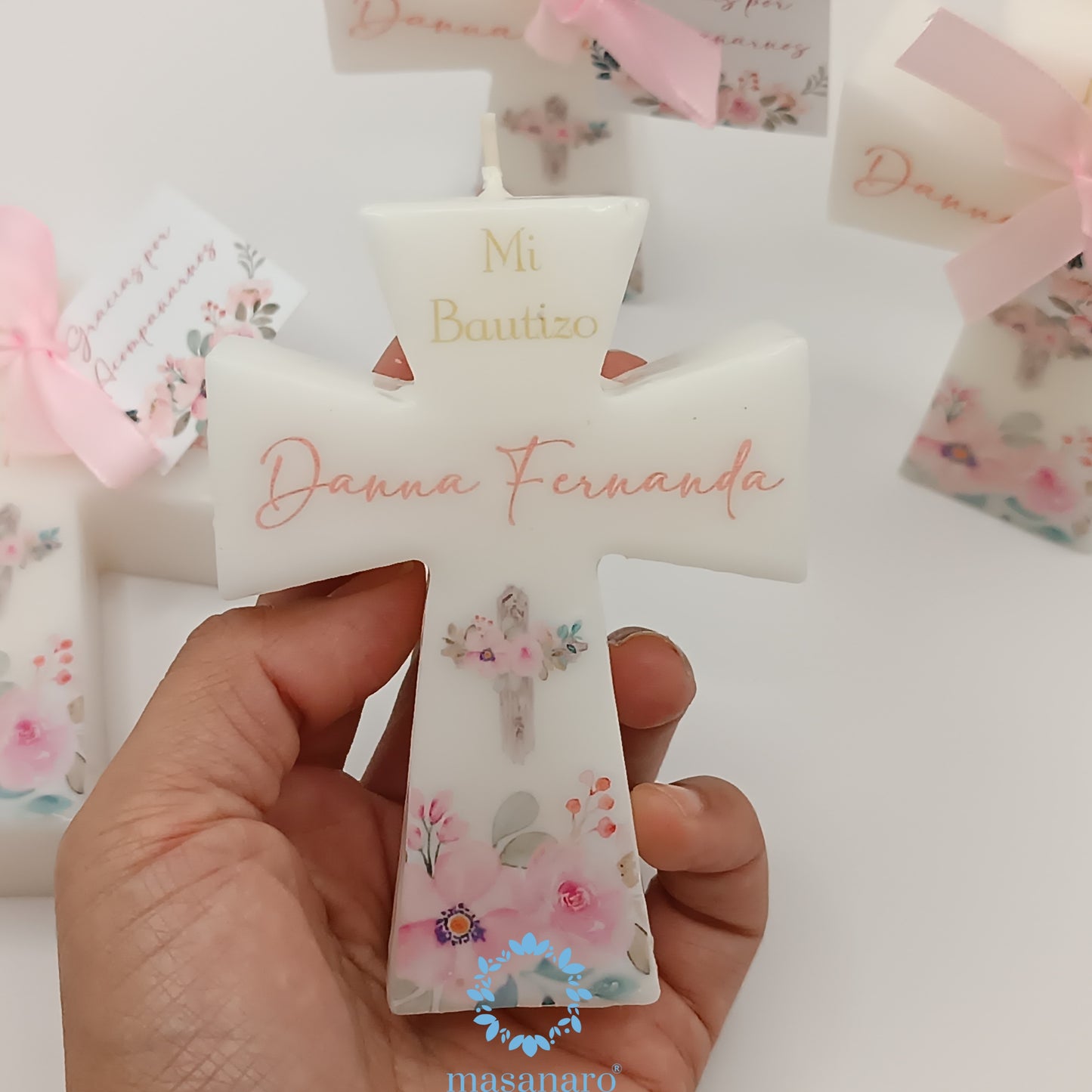 Paquete 10 velas de cruz. Diseño flores rosas