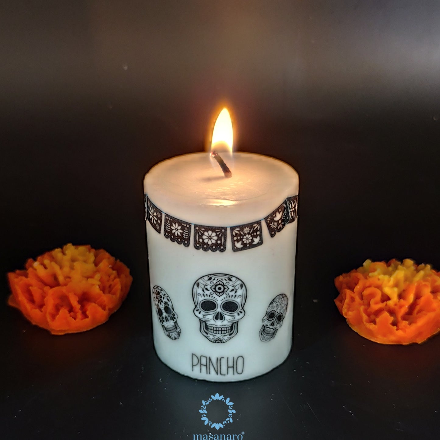 Vela para altar de muertos, papel picado