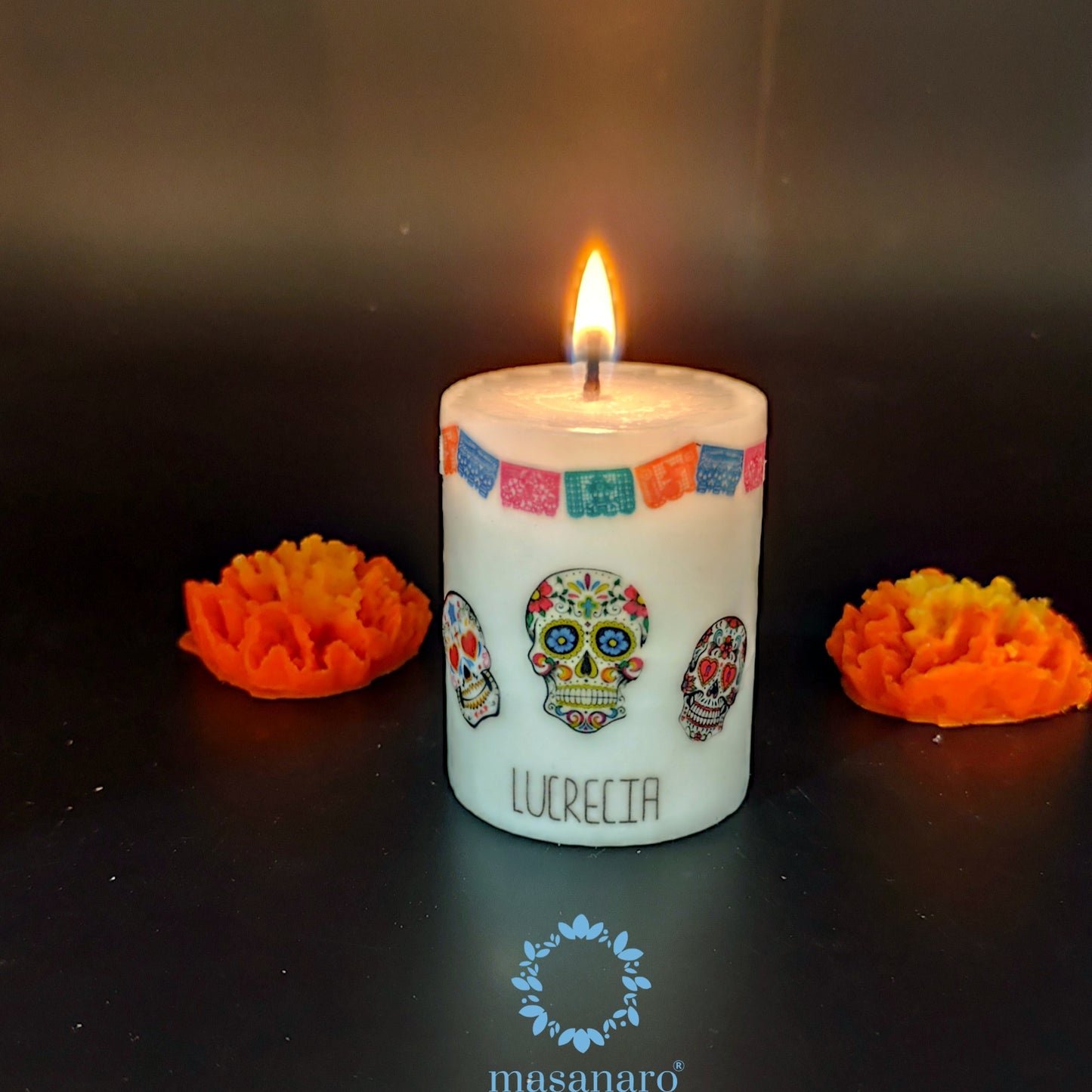 Vela para altar de muertos, papel picado