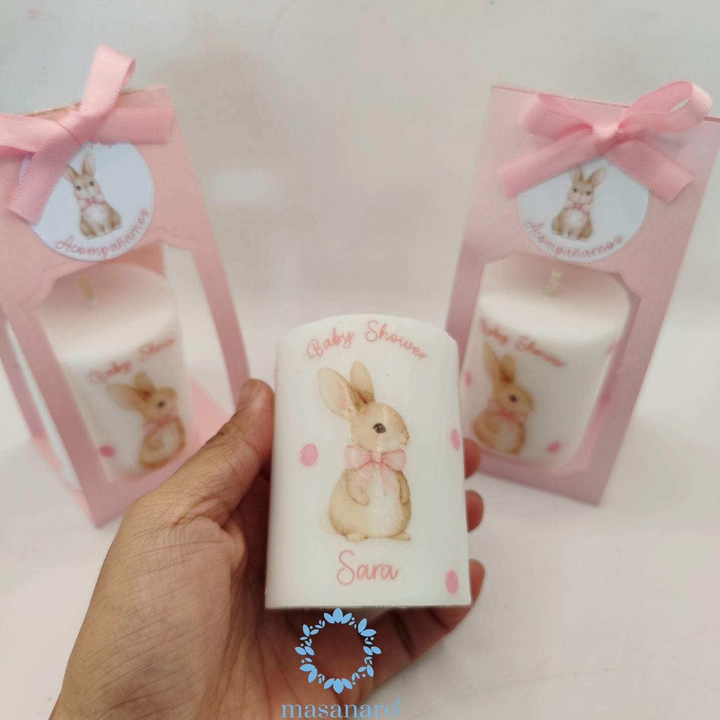 Vela con diseño de conejita