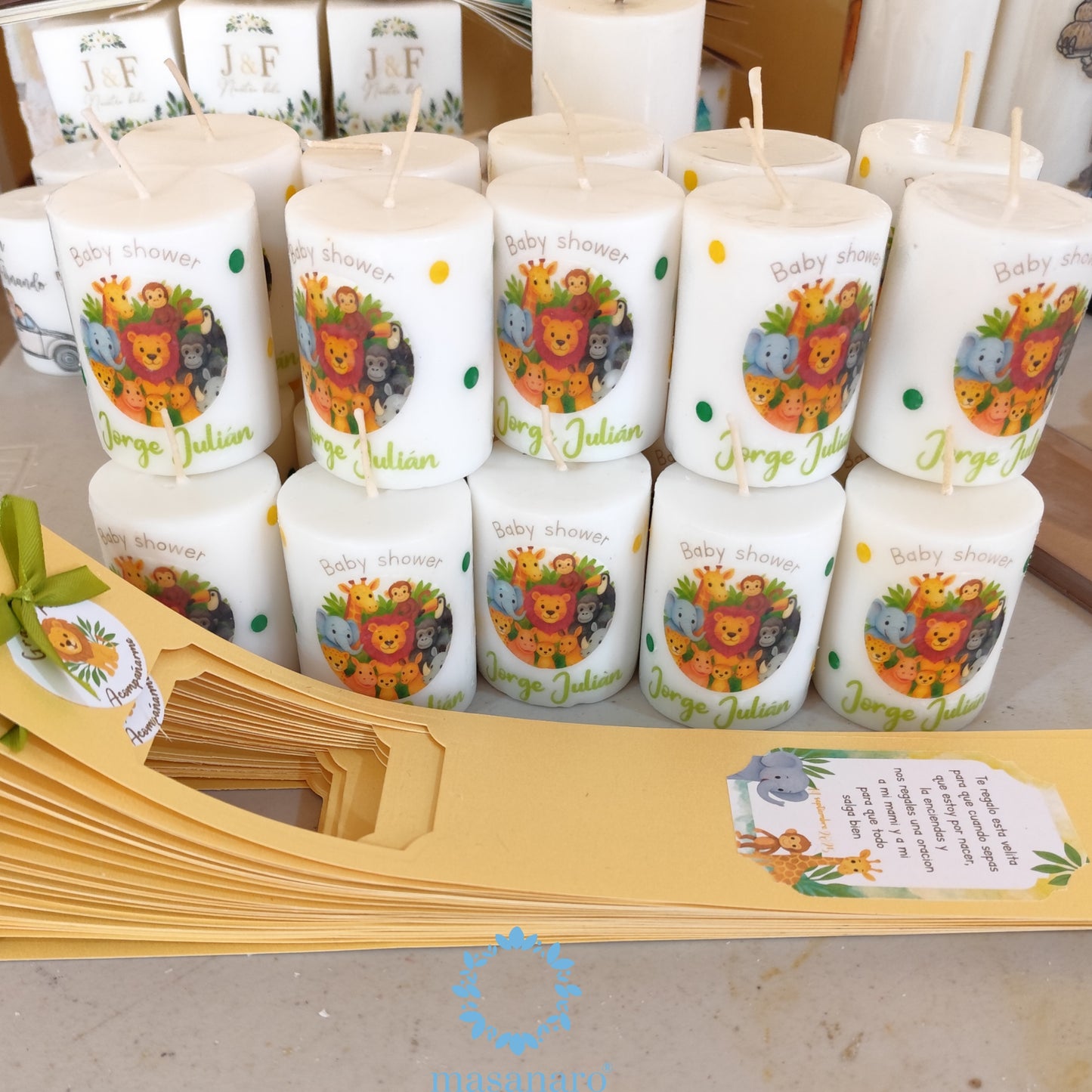 Vela con empaque de cartón. Diseño animales de la selva