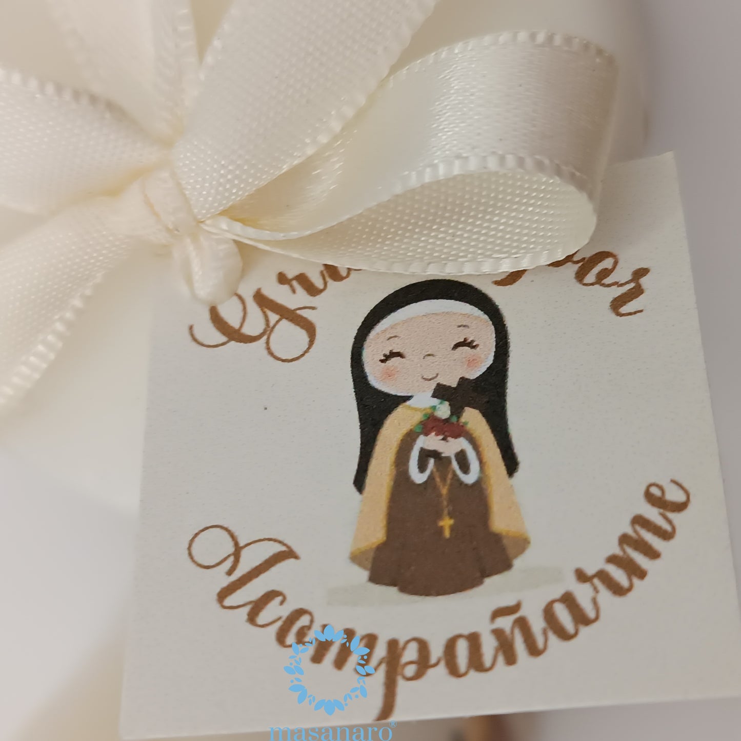 Vela con diseño de Santa Teresita de Jesús