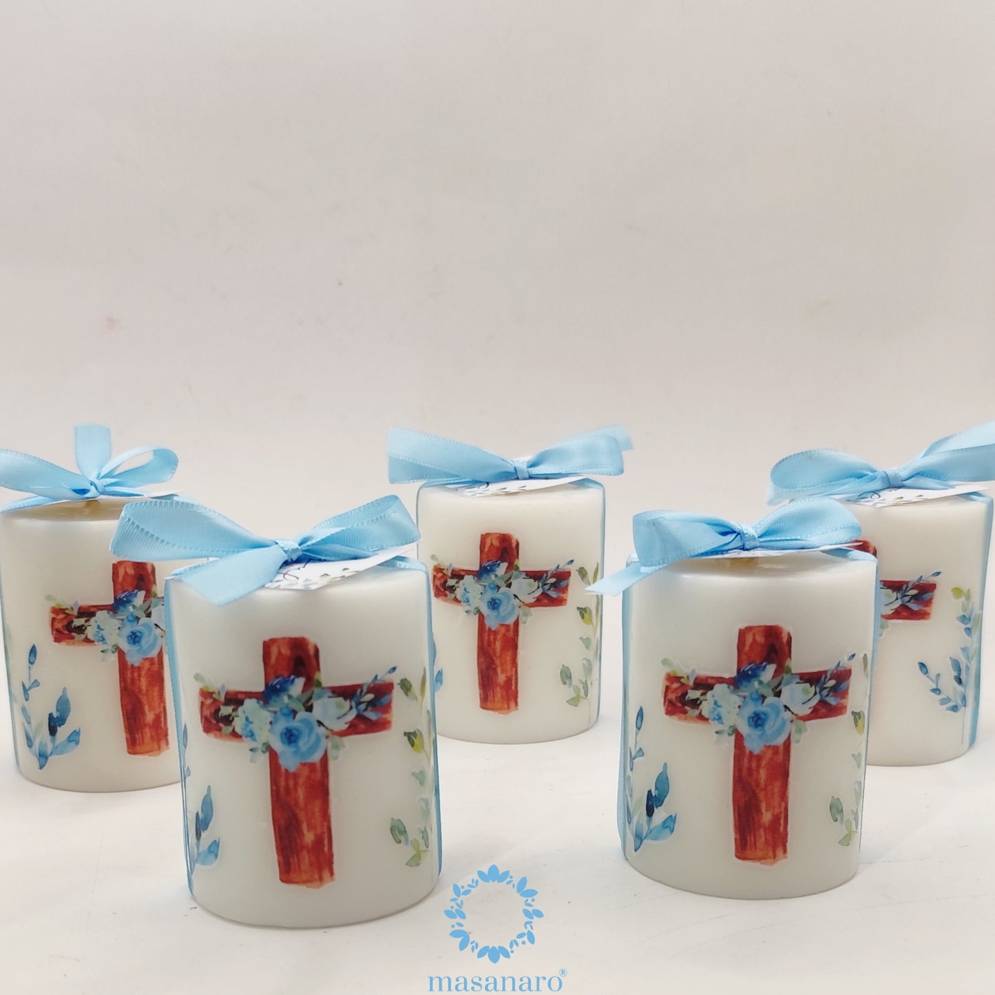 Paquete 10 velas de cirio decoración cruz y flores azules XV años