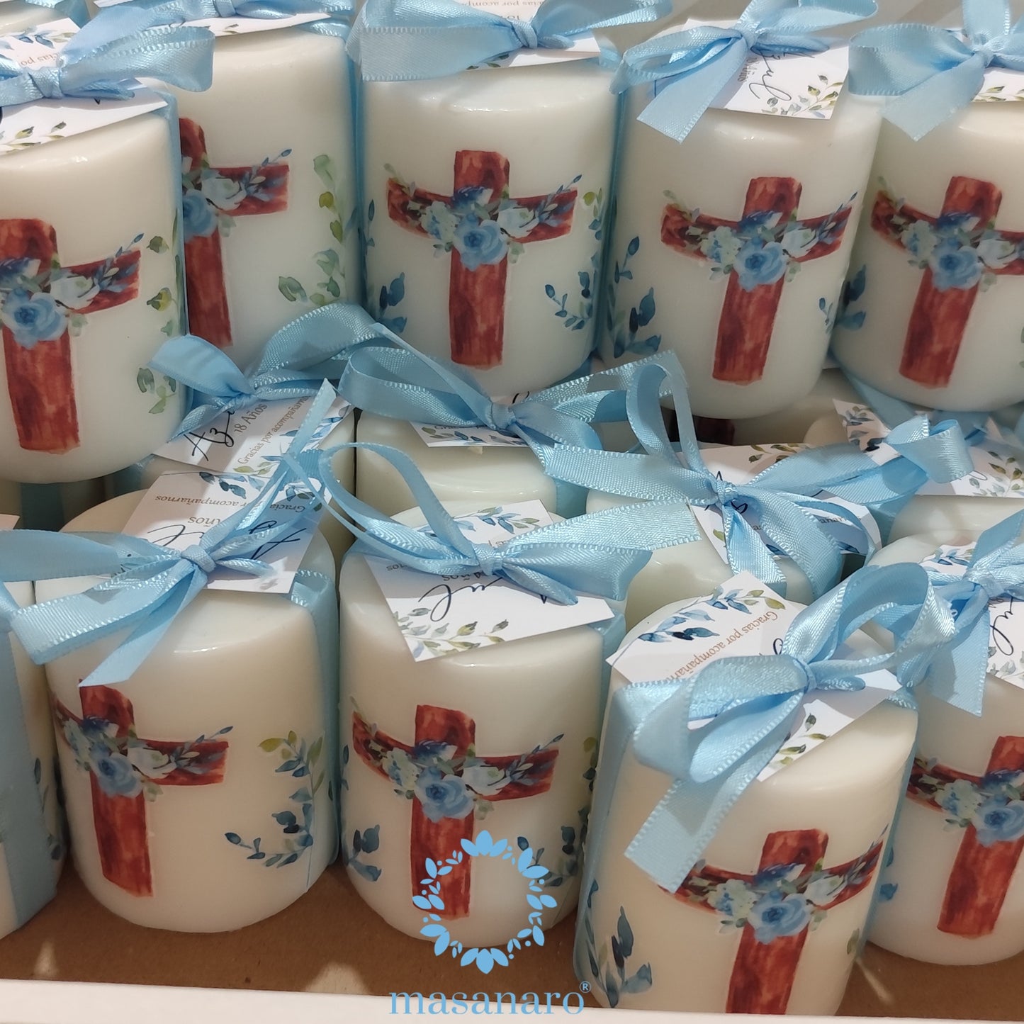 Paquete 10 velas de cirio decoración cruz y flores azules XV años