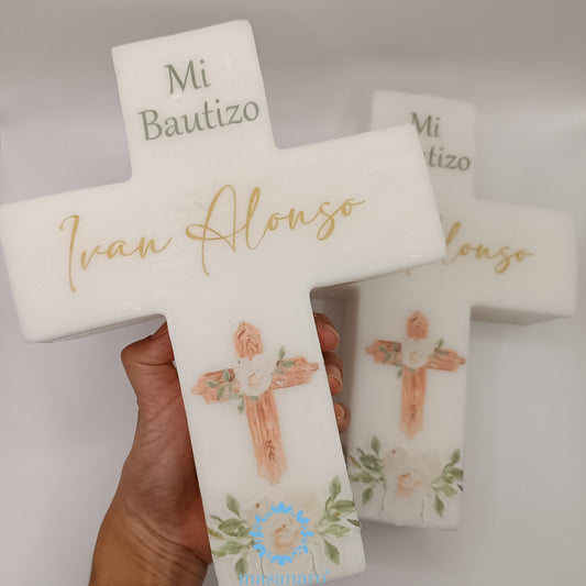 Cruz grande. Diseño flores blancas Bautizo