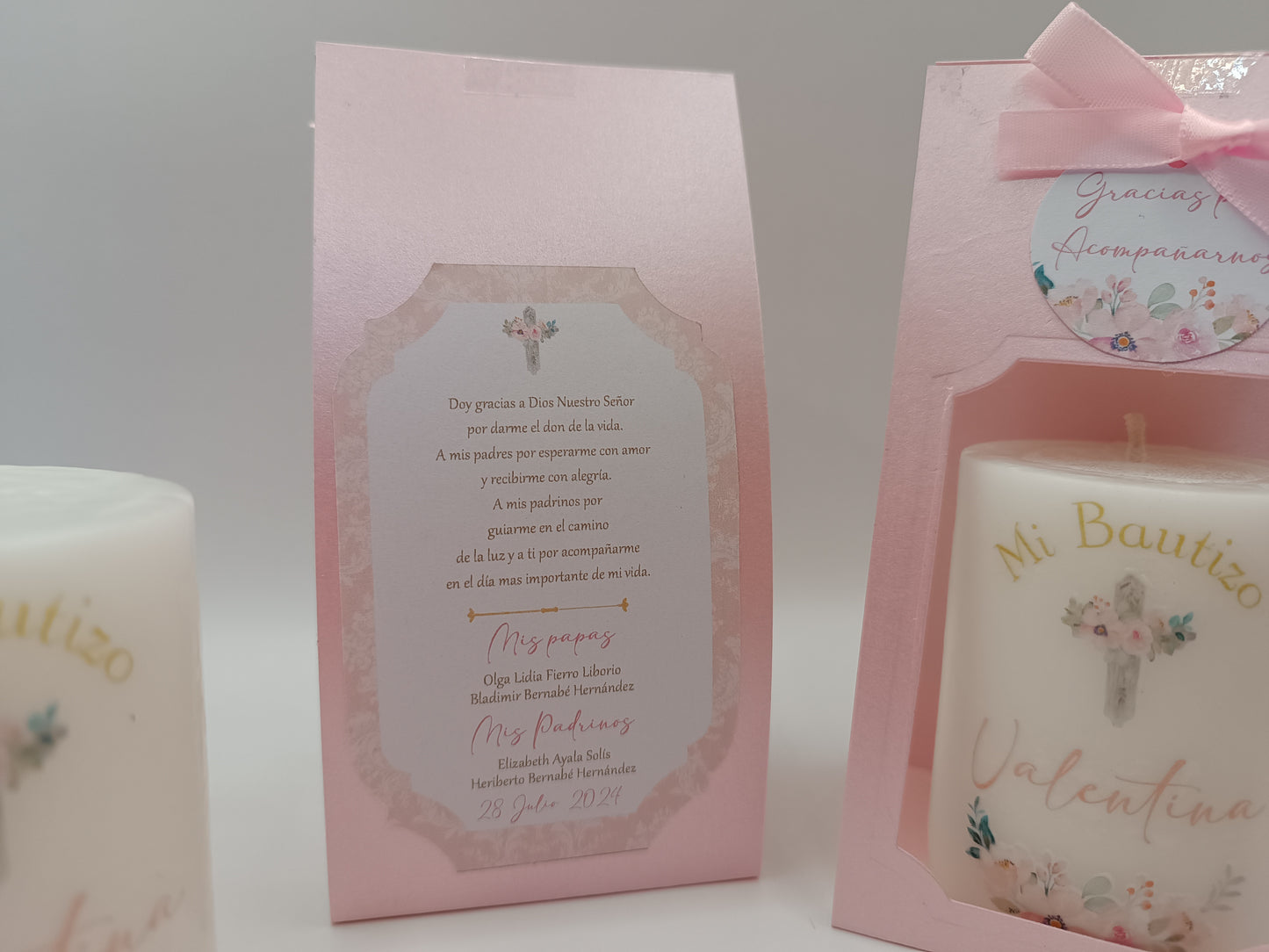 Vela con empaque de carton, Diseño flores rosas