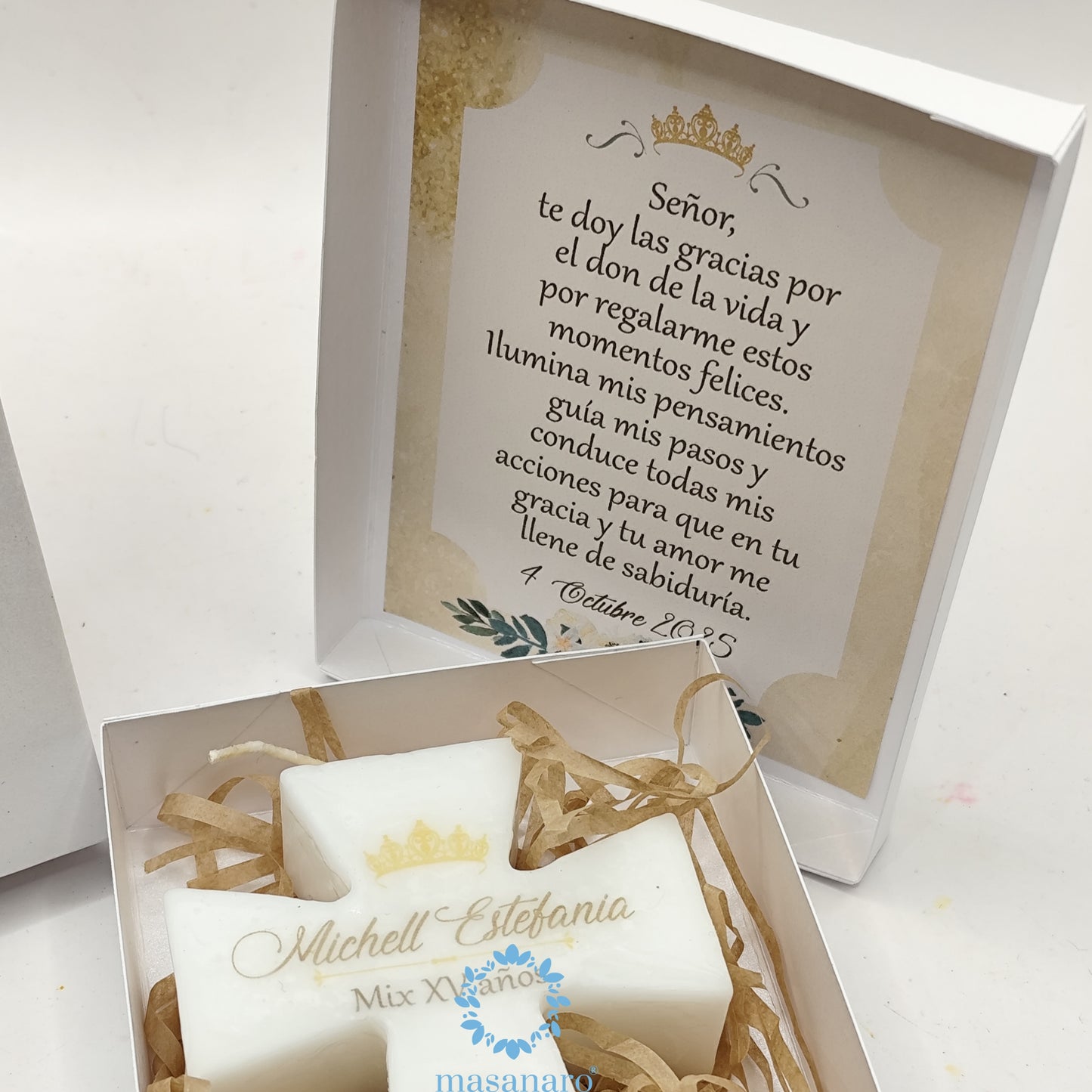 Vela de cruz. Diseño virgen de Guadalupe con flores blancas