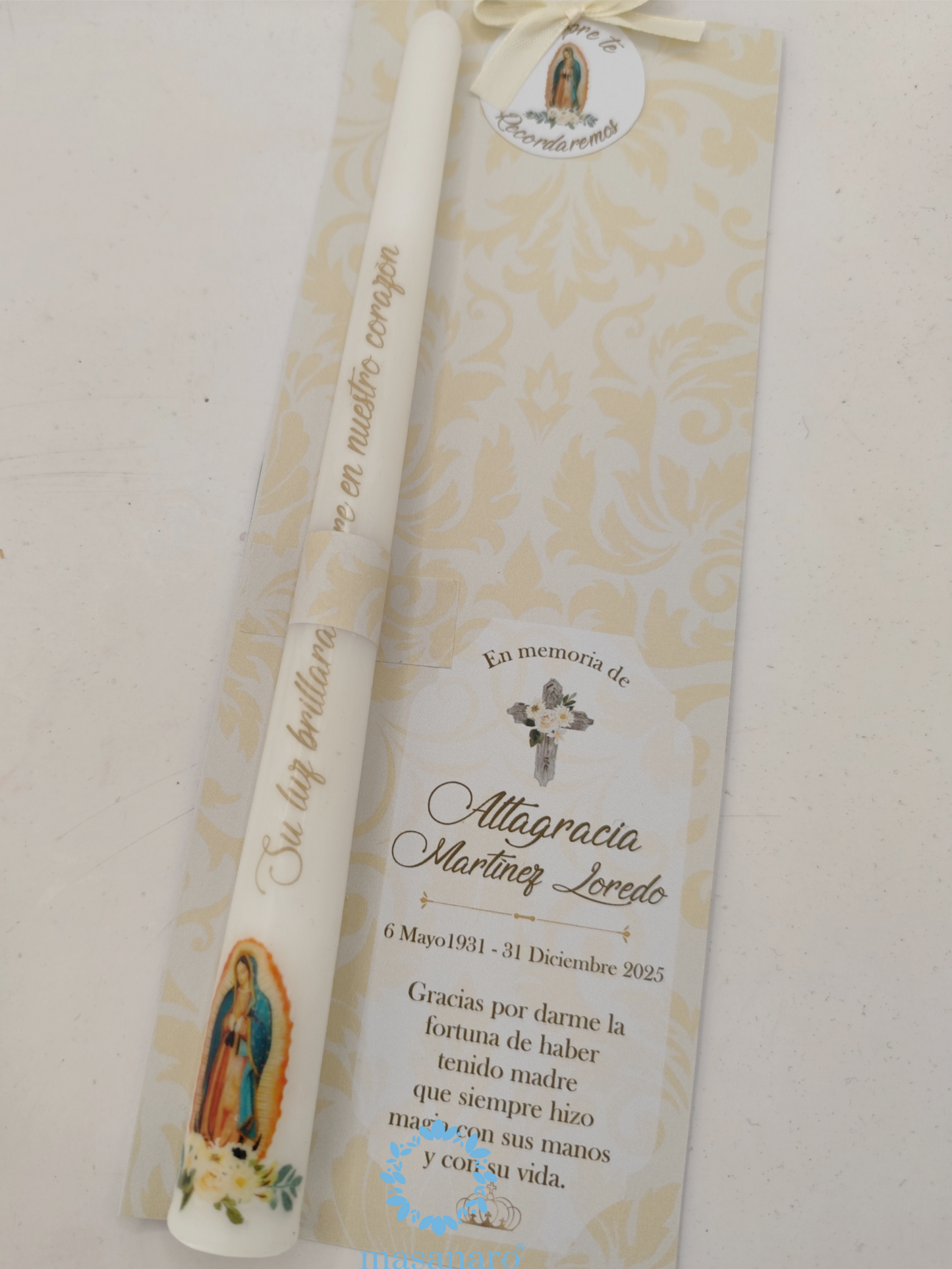 Vela larga con diseño de la virgen de Guadalupe
