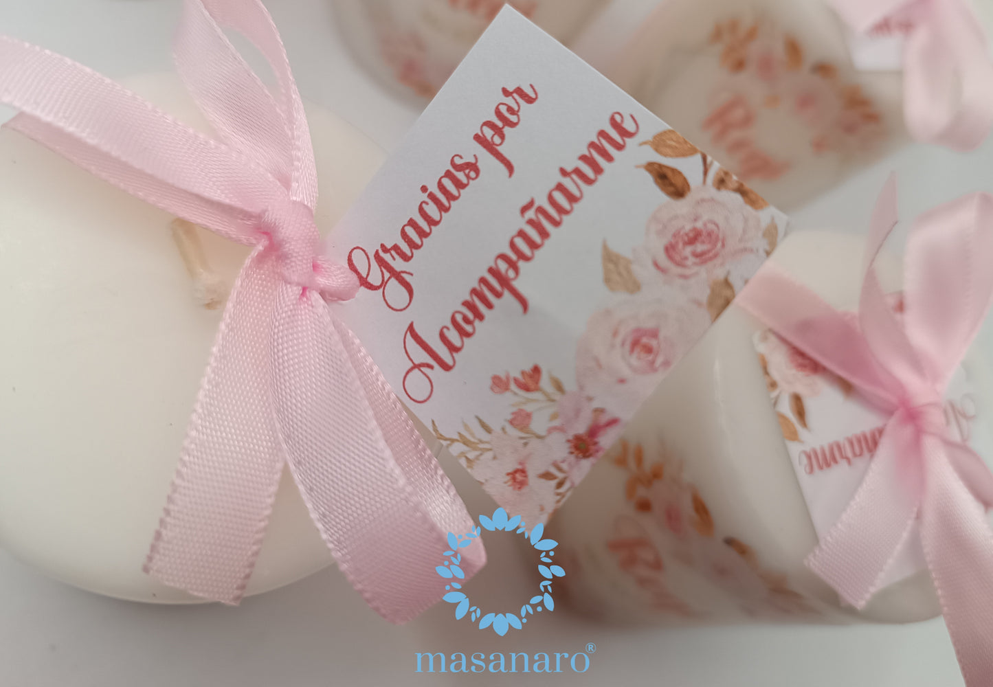 Vela. Diseño marco de flores rosas