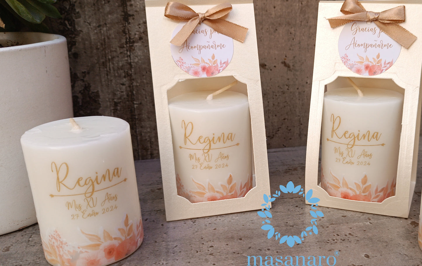 Vela con empaque de cartón. Diseño borde hojas doradas XV años