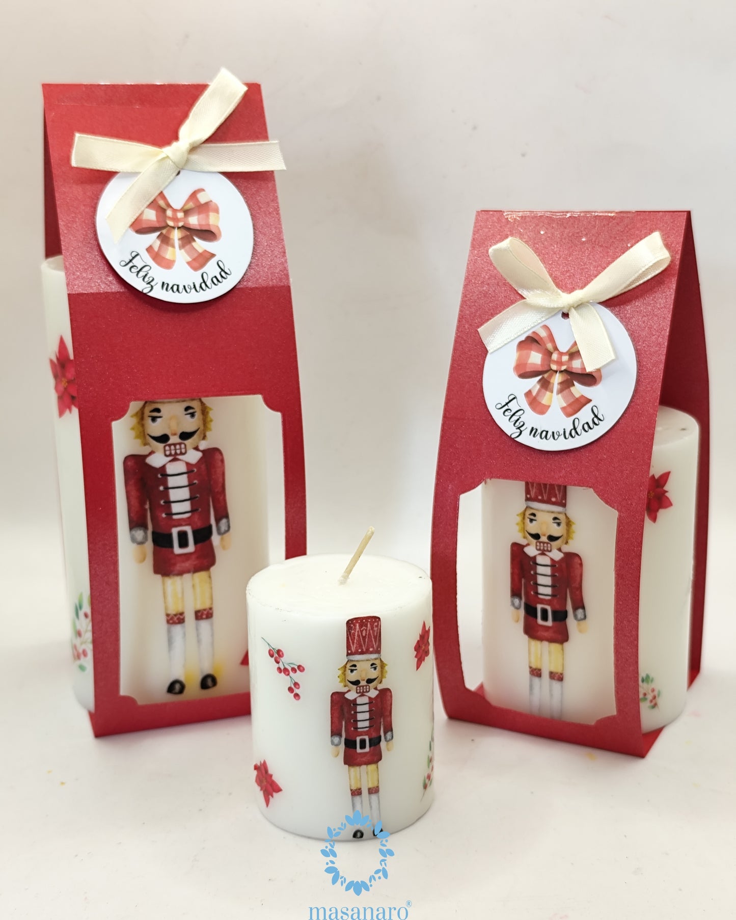 Vela con empaque de cartón. Diseño cascanueces