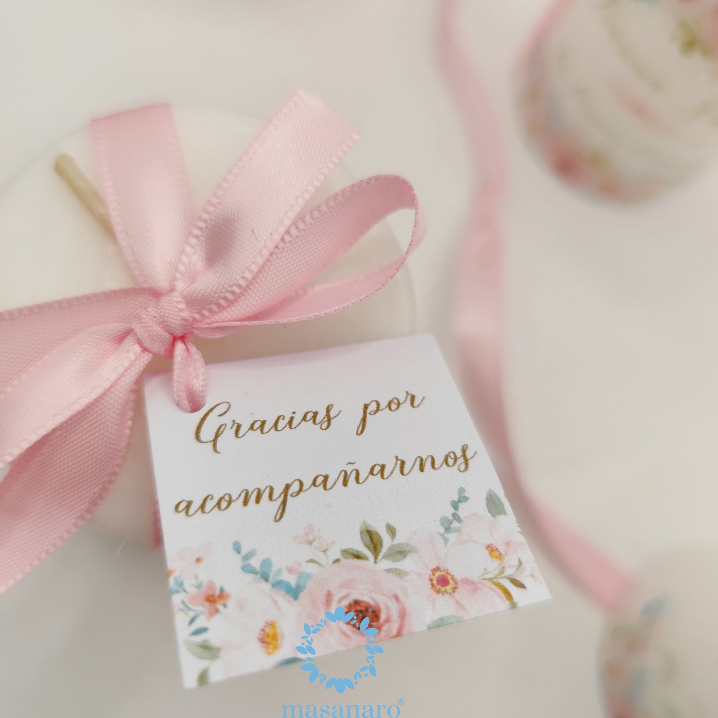 Vela con diseño flores rosas