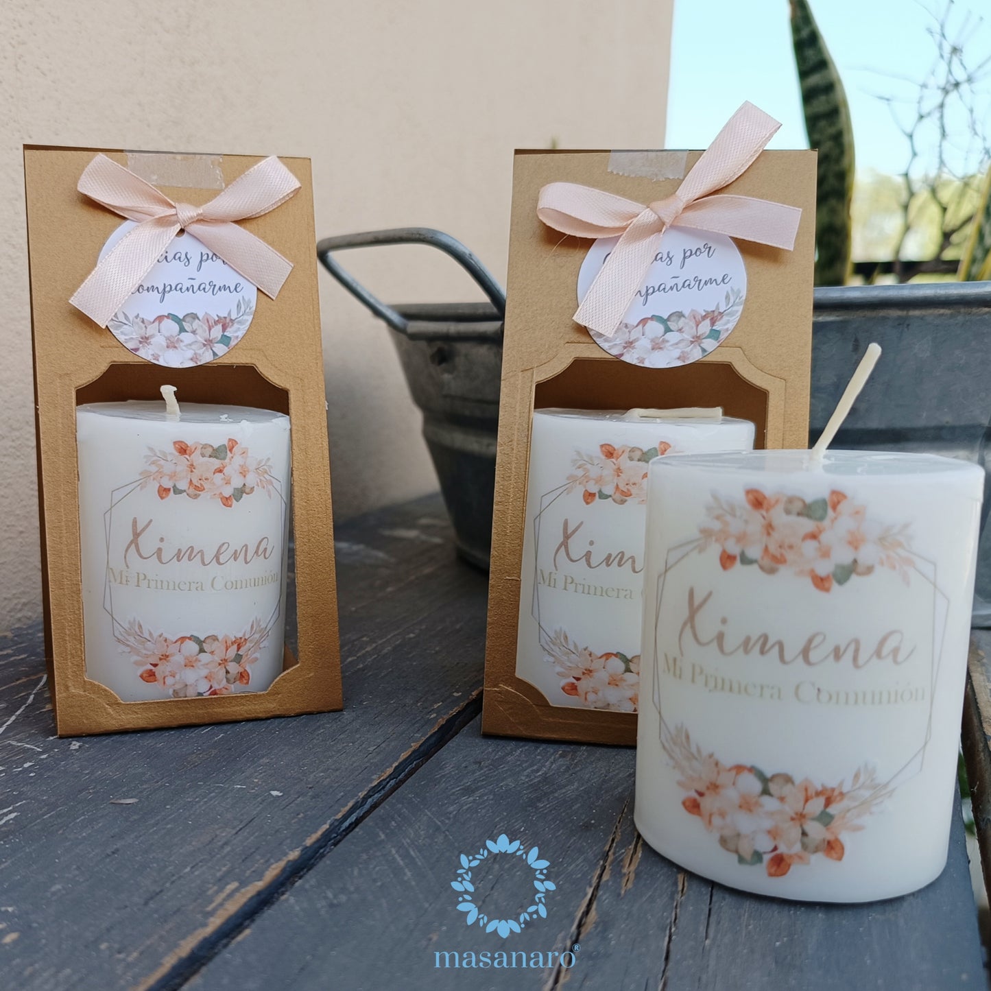 Vela con empaque de cartón. Diseño flores de otoño