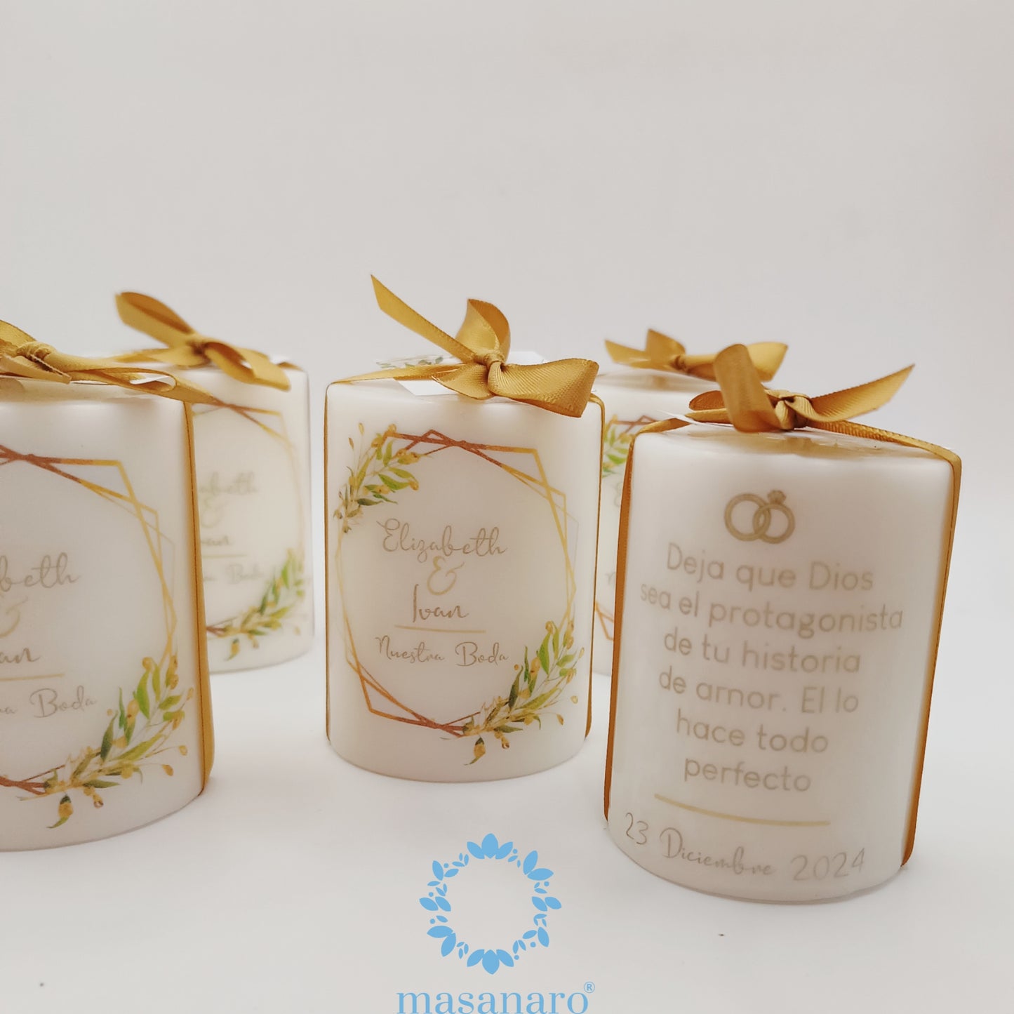 Vela con diseño hojas verdes