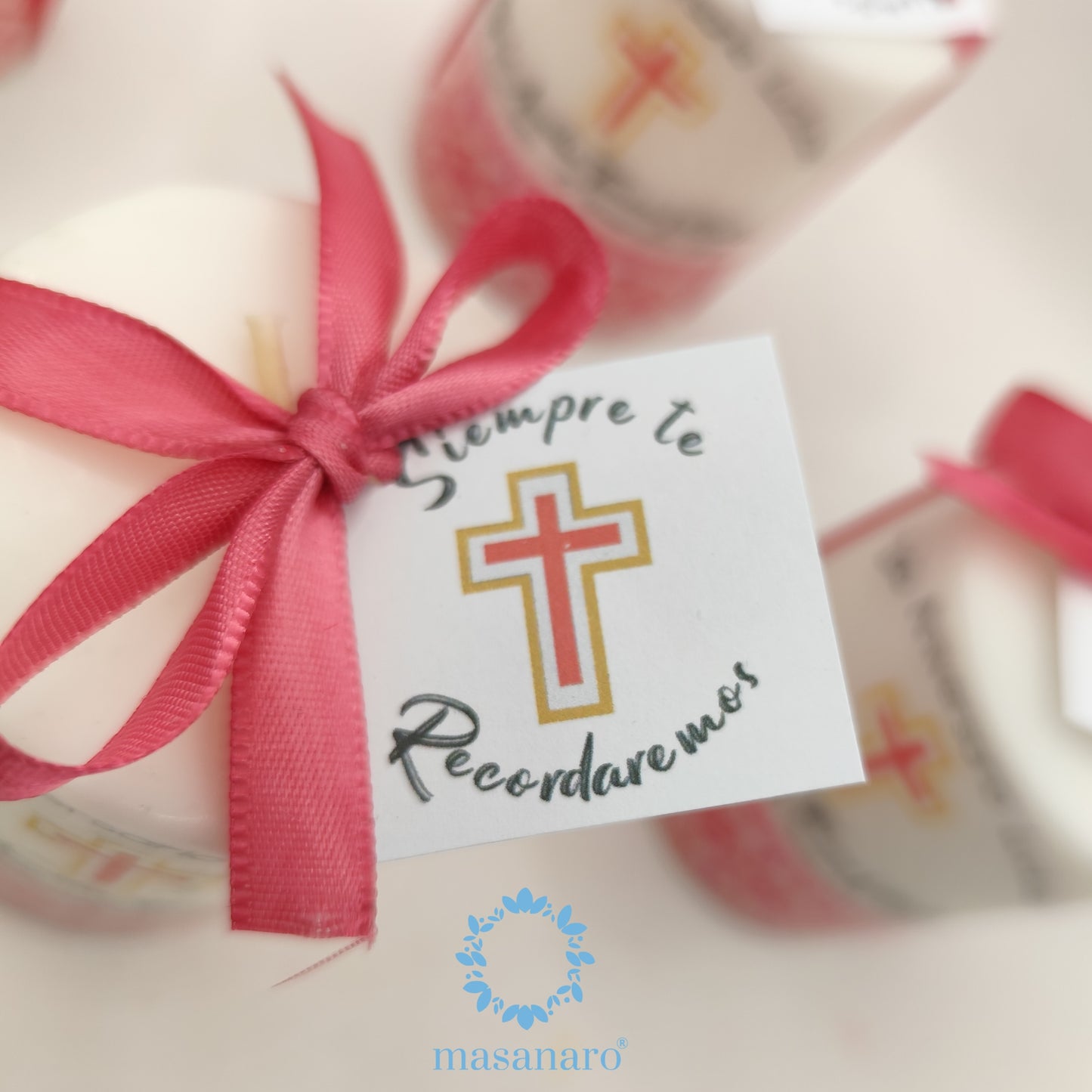 Vela con diseño bordados rosas