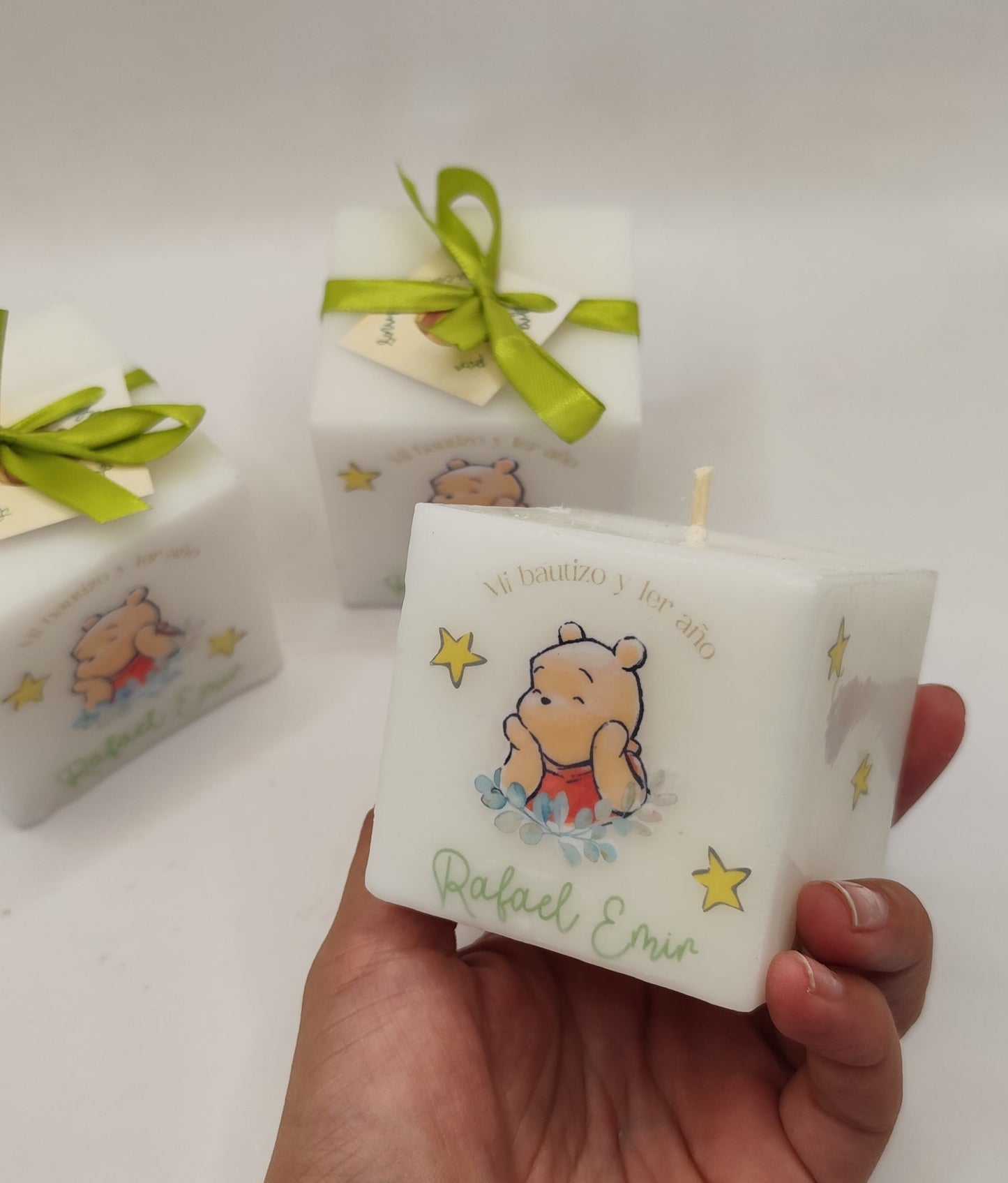 Vela cubo. Diseño Winnie Pooh verde