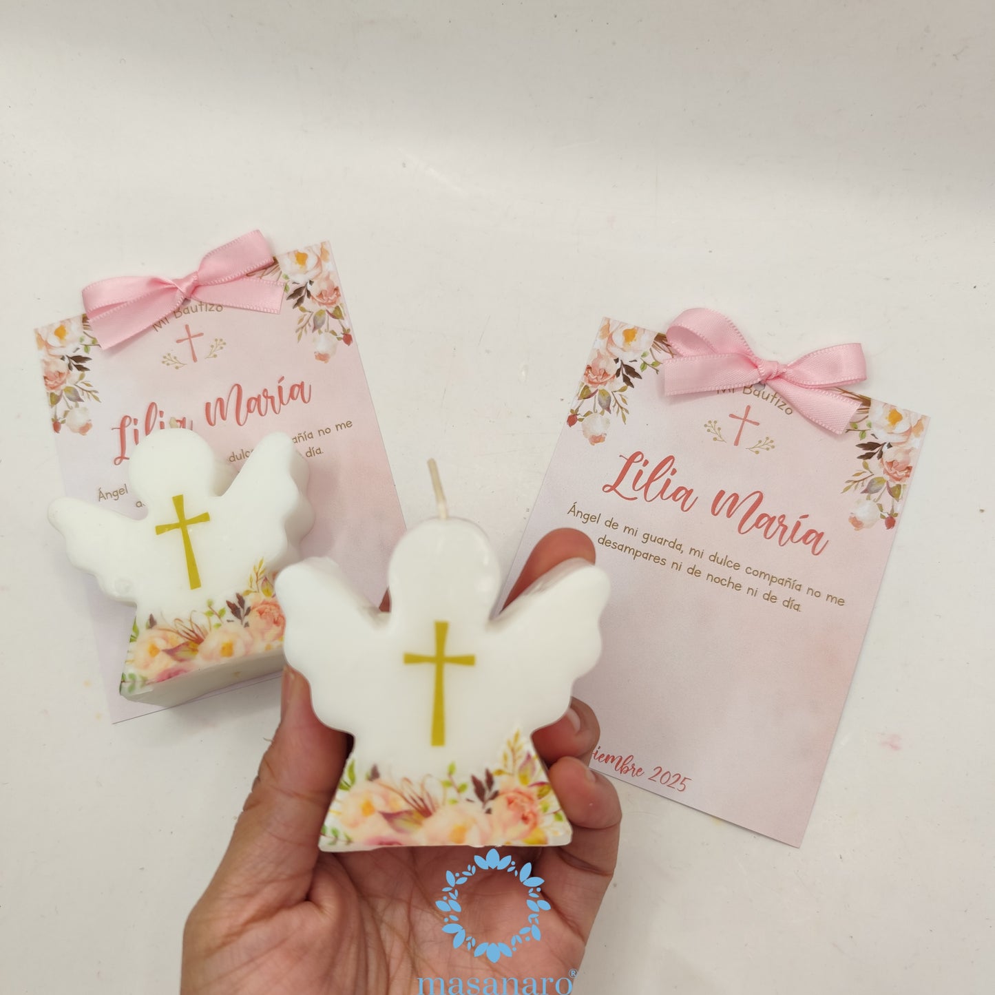 Vela de angelito con diseño de flores vintage