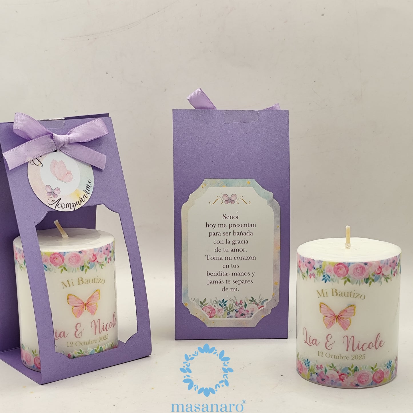 Vela con empaque de cartón. Diseño mariposa y flores moradas