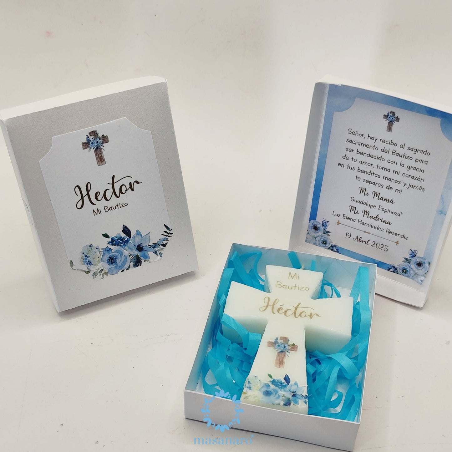 Vela de cruz con empaque de carton, diseño flores azules