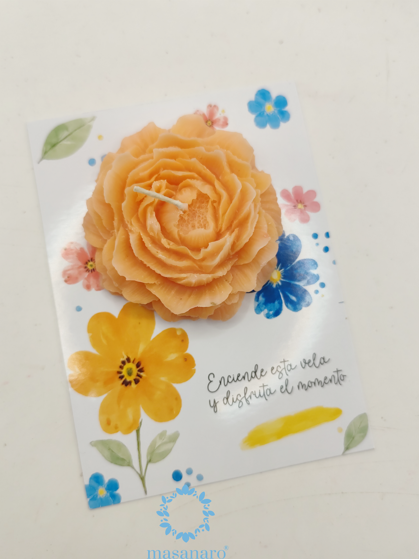 Tarjeta con vela de peonia