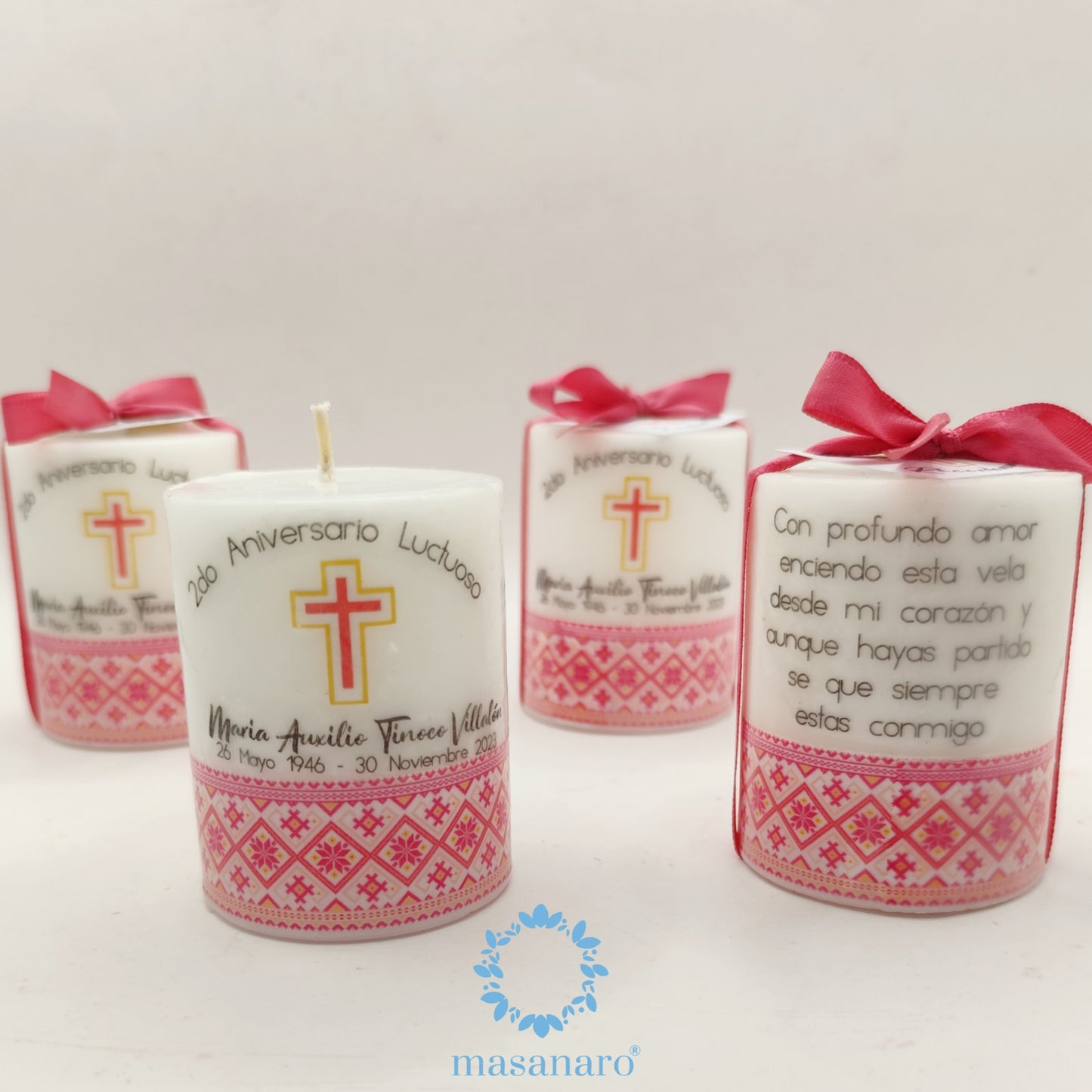 Vela con diseño bordados rosas