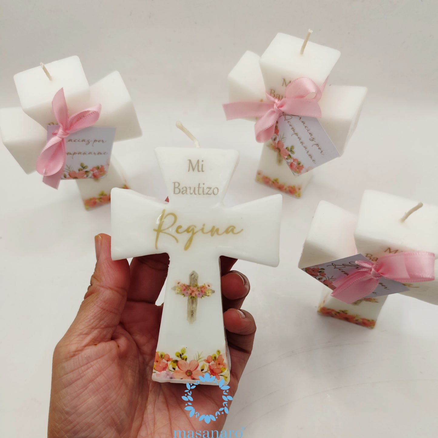 Vela de cruz. Diseño flores rosas vintage