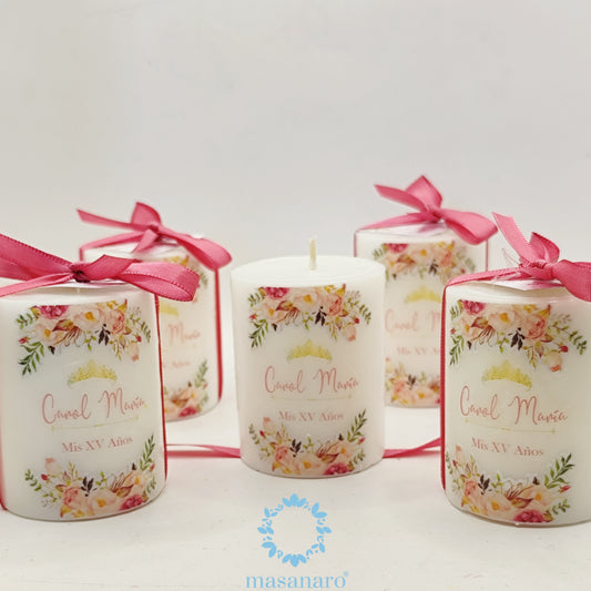 Vela con empaque de carton. Diseño flores vintage