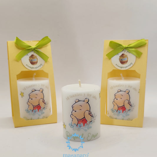 Vela con empaque de cartón. Diseño Winnie Pooh