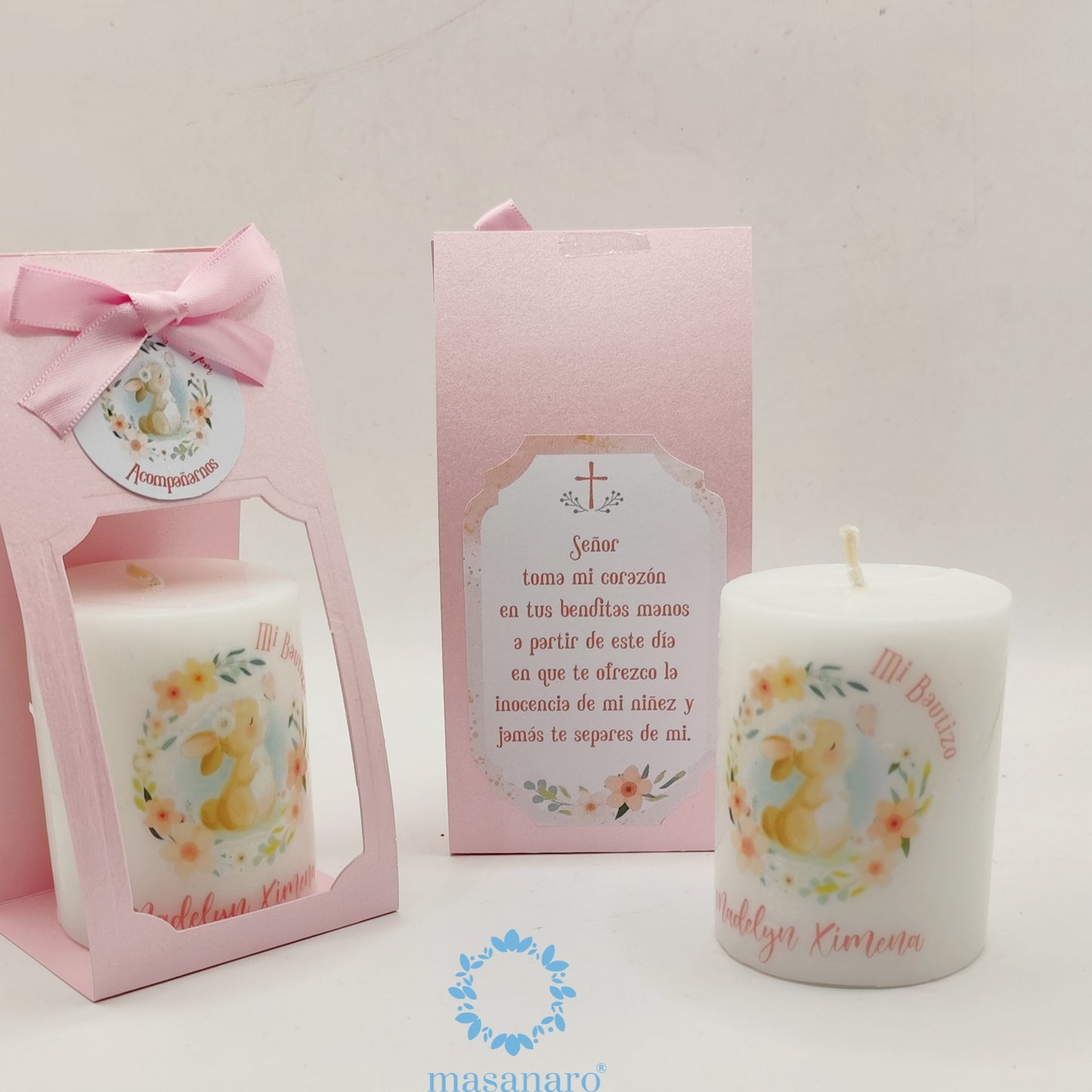 Cirio con empaque de cartón. Diseño conejita con flores